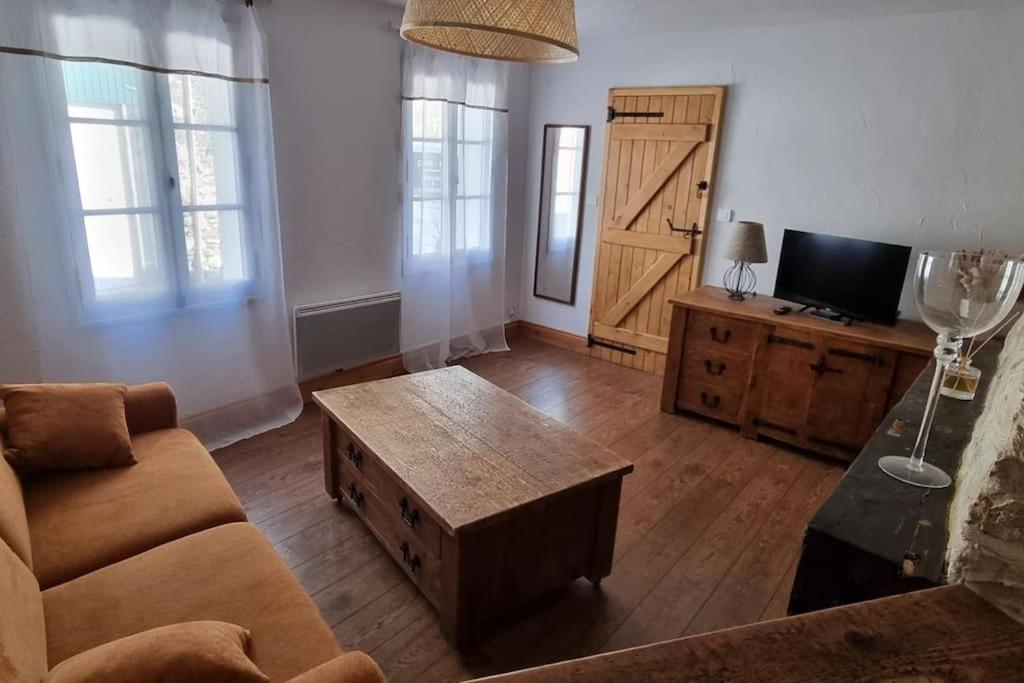 Le Pavillon Bleu Vouvant - Gite Maison Esterno foto