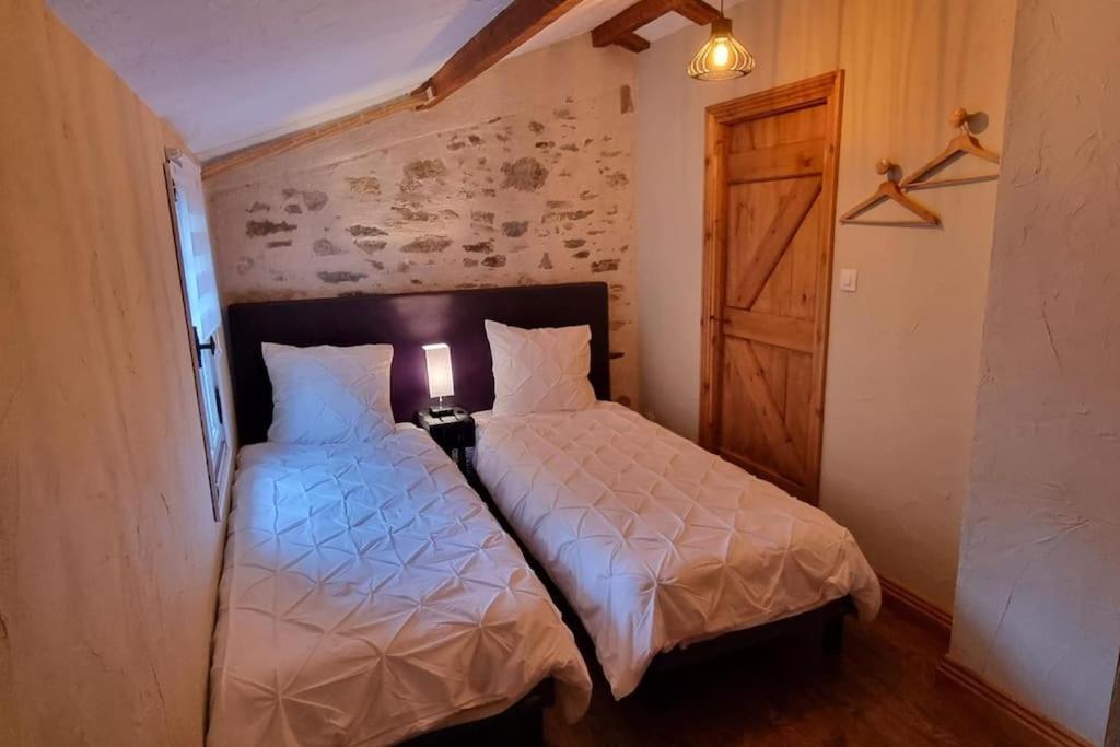 Le Pavillon Bleu Vouvant - Gite Maison Esterno foto